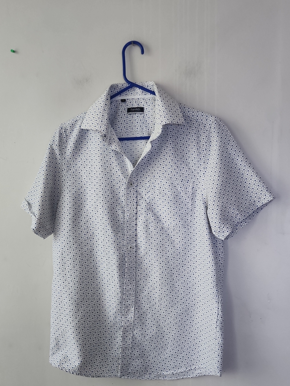 Men's Short-Sleeve Button-Down Shirt in White with Navy Geo Print